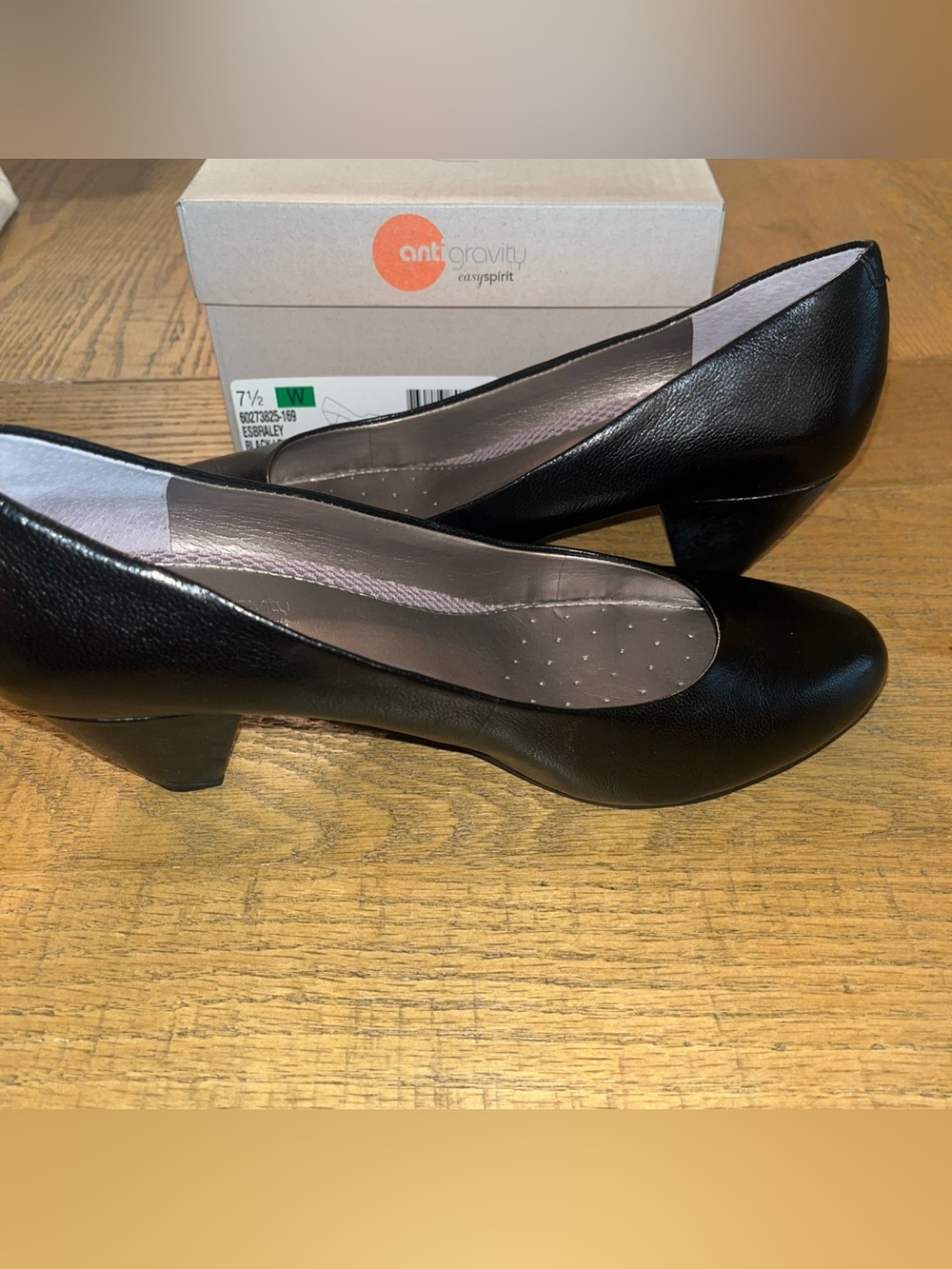 Easy Spirit Women's Black Leather Pumps Size 7.5 Wide Heels